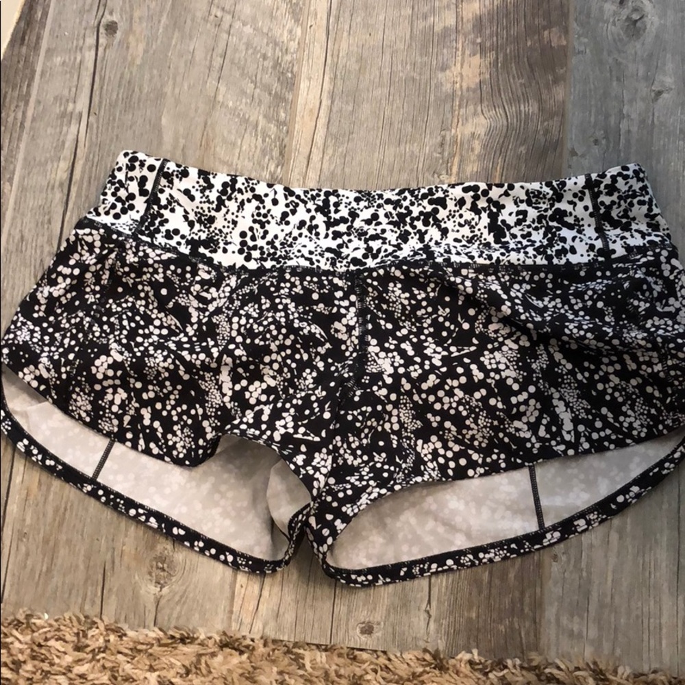 Lululemon speed up shorts 2.5”